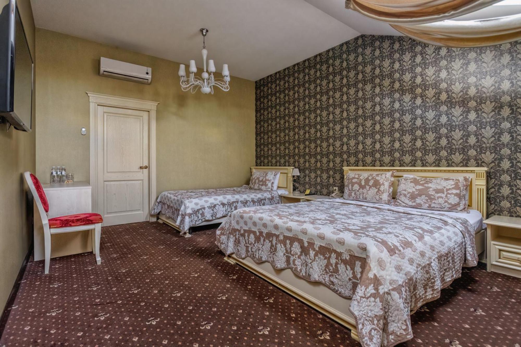 Vintage Art Hotel Odesa Exterior photo