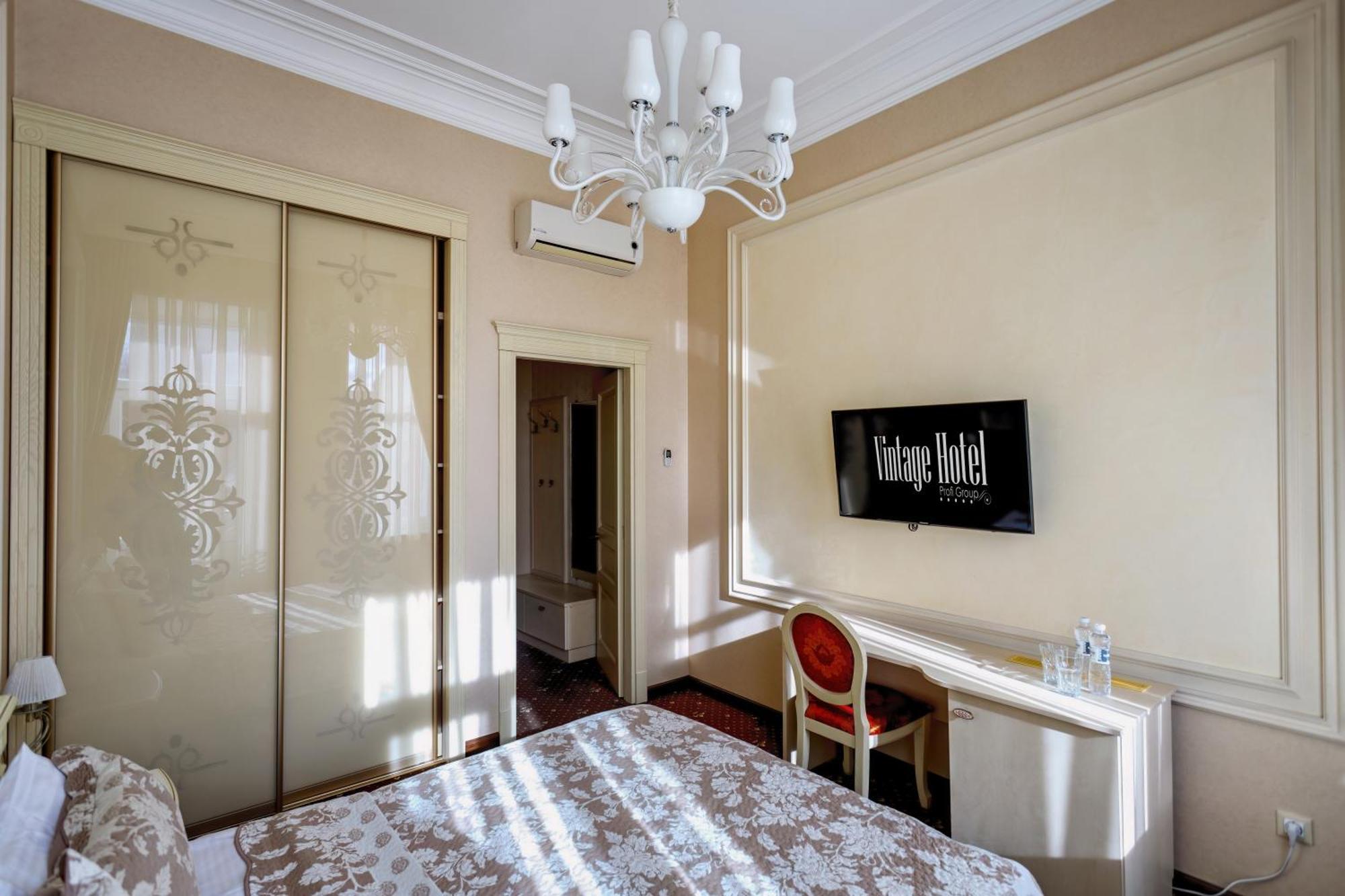 Vintage Art Hotel Odesa Exterior photo